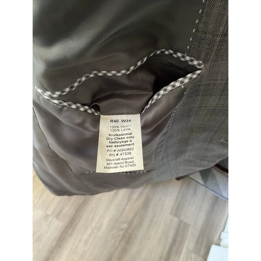 Tommy Hilfiger Gray Plaid Wool 2 Piece Suit Mens 40R Jacket 34W Pants